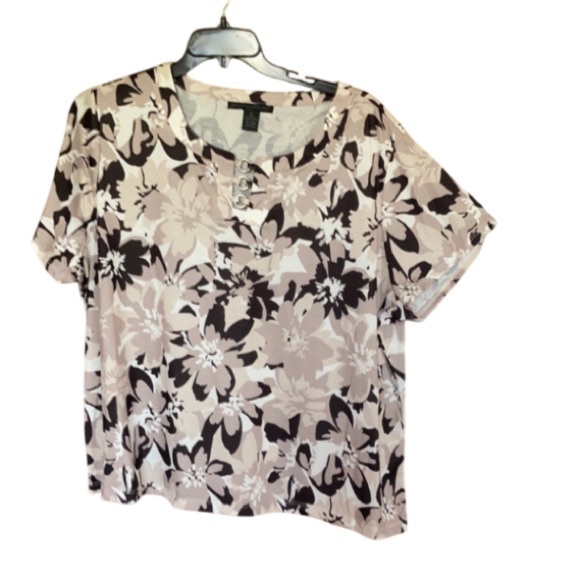 Preswick & Moore Tops - Preswick & Moore top floral print w detail at neckline neutral  3X